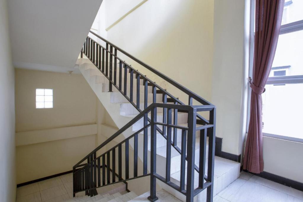 Reddoorz Syariah Near Transmart Mall Palembang Exterior foto