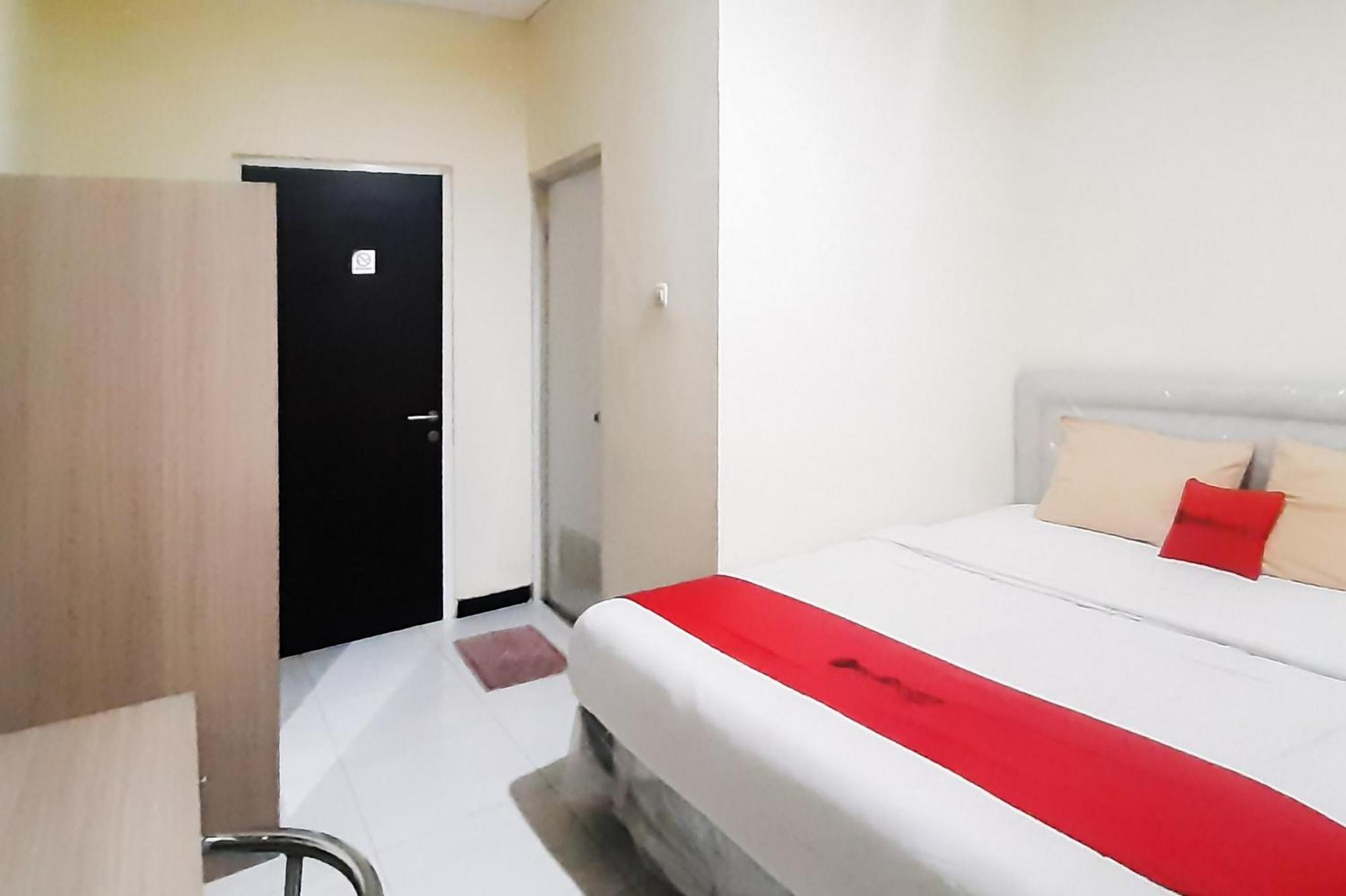 Reddoorz Syariah Near Transmart Mall Palembang Exterior foto